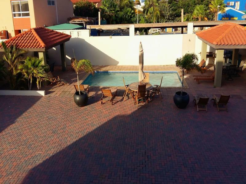 Dorado Eagle Beach Hotel Oranjestad Exteriör bild