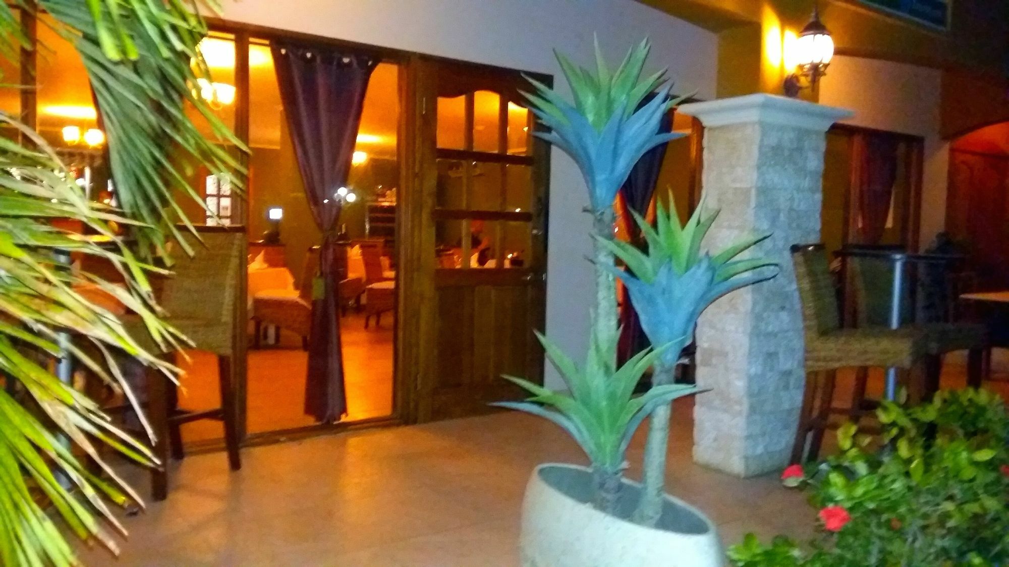 Dorado Eagle Beach Hotel Oranjestad Exteriör bild